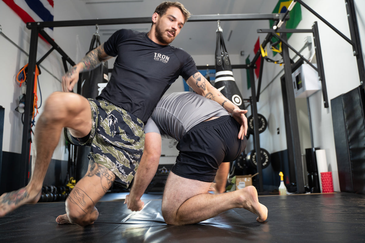 IRON WILD SKULL RASH GUARD
