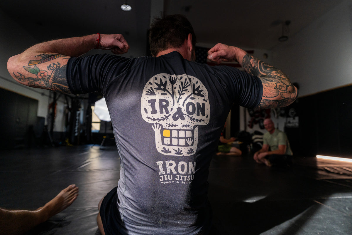 IRON WILD SKULL RASH GUARD