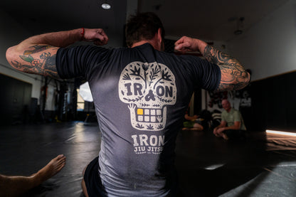 IRON WILD SKULL RASH GUARD